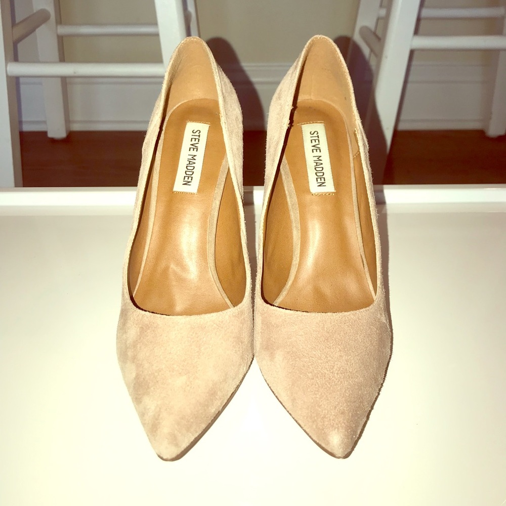 Steve Madden Suede pumps